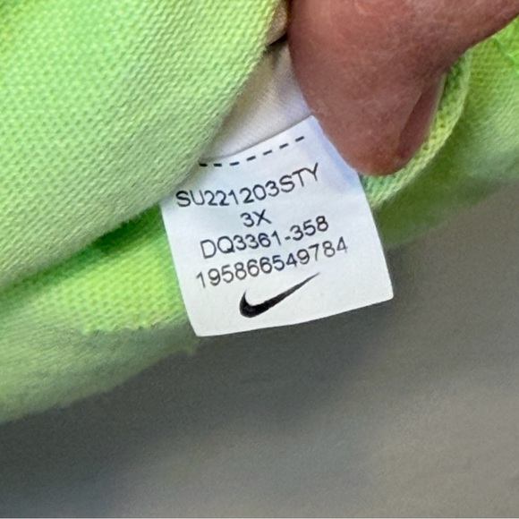 Nike | Plus Size Neon Boxy Sleeveless Shirt Crop Top Muscle Tee - Picture 14 of 16